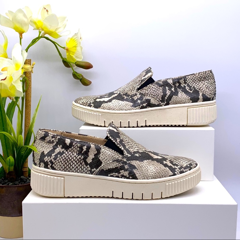 Soul Naturalizer Tia 2 Women’s 7.5 M Ivory Snake Slip On Sneakers NIB No Lid